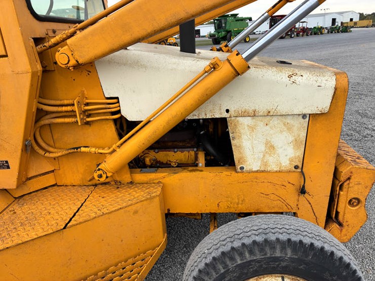 case-ih-3400-image-20