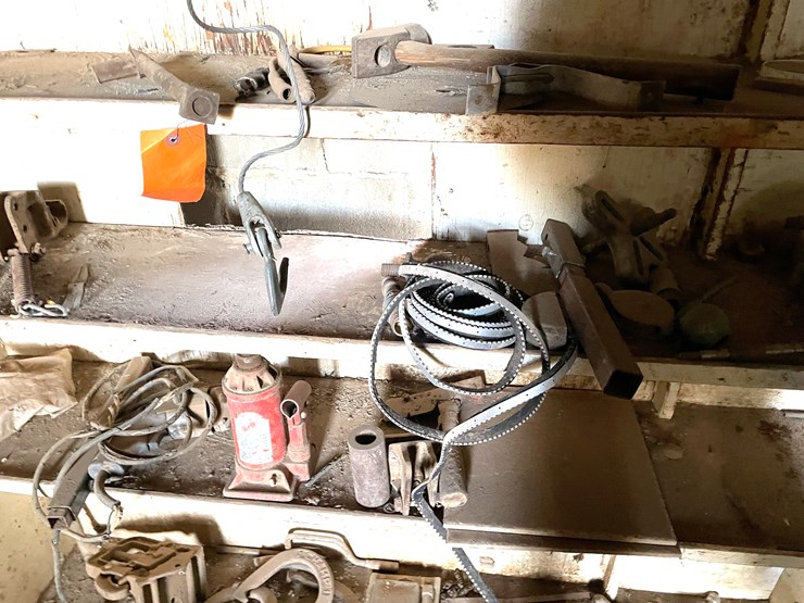 #3722-•-tools-hardware-and-shelf-image-5