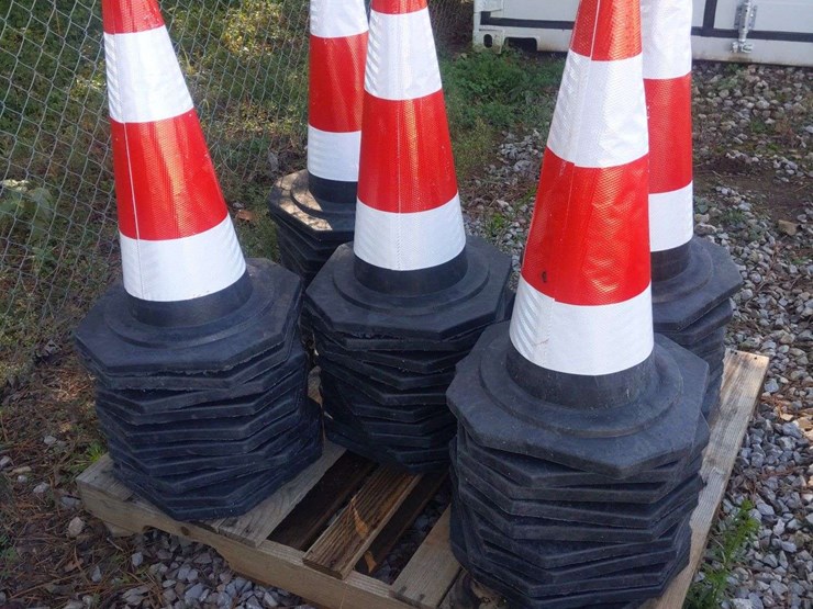qty-(50)-unused-safety-cones-image-3