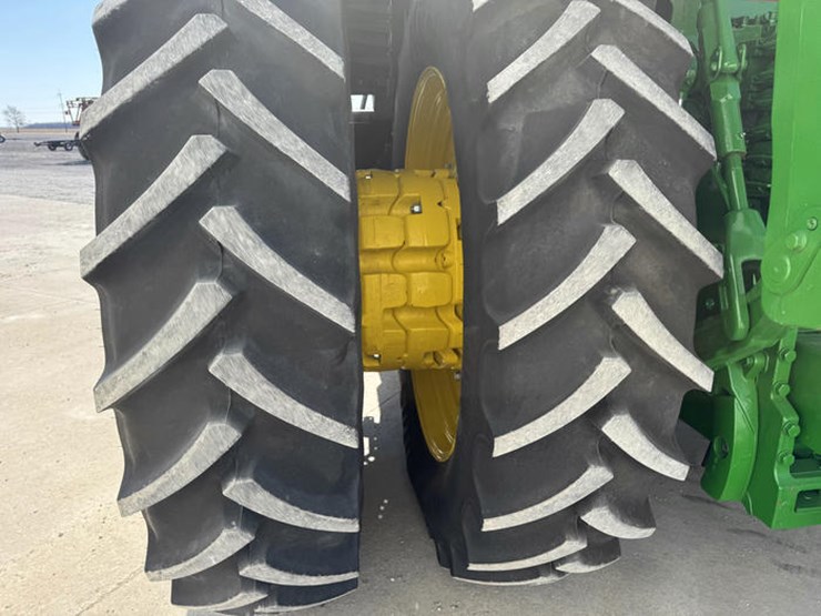 john-deere-8r-370-image-23