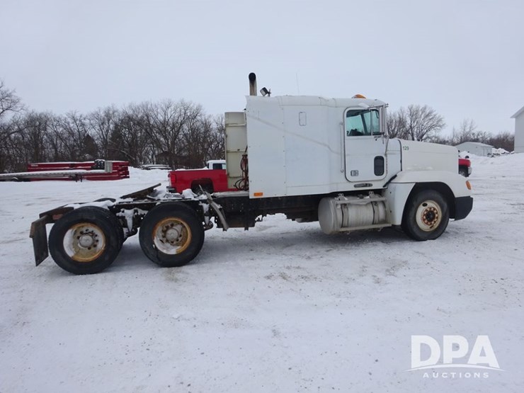 1994-freightliner-fld120-image-38