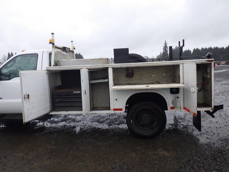 2006-ford-f550-image-9