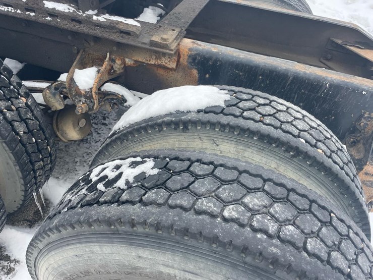 1996-peterbilt-378-image-18