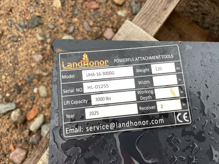 #2050-•-unused-2025-landhonor-skid-steer-utility-hitch-adapter-attachment-image-4