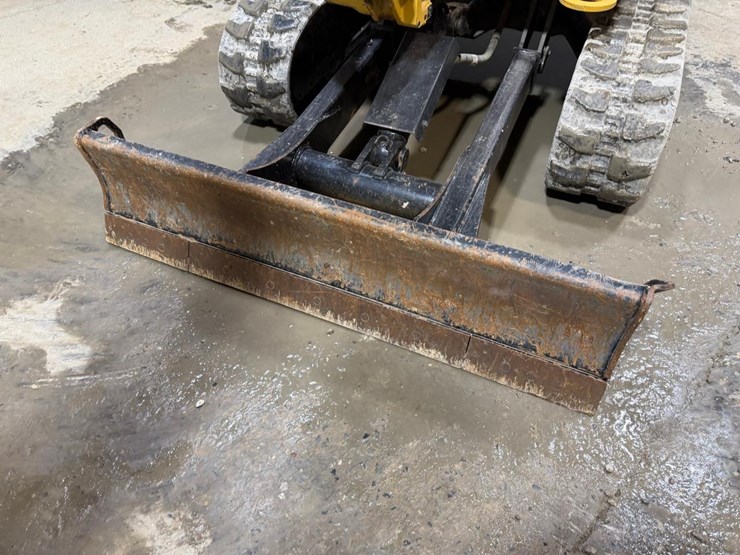 caterpillar-303cr-image-12