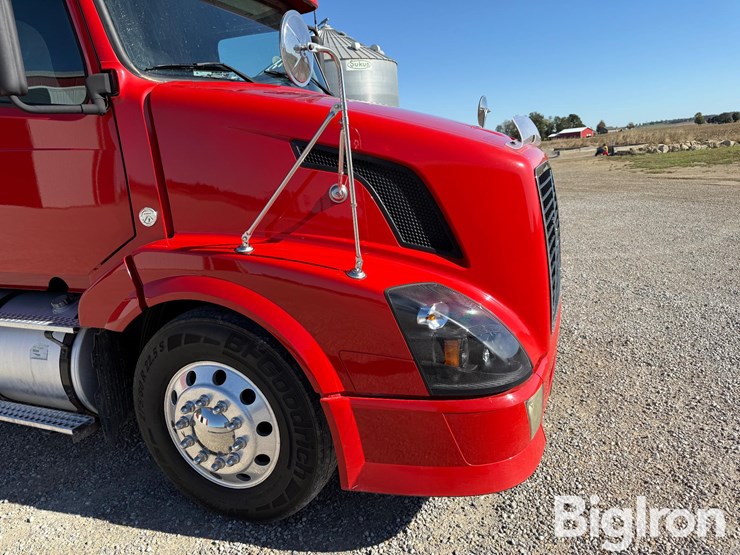 2007-volvo-vnl-t/a-sleeper-truck-tractor-image-9