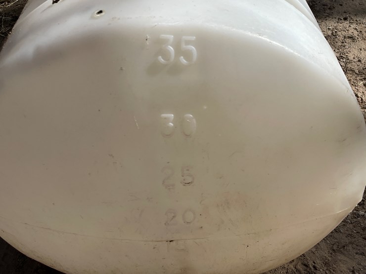 #3661-•-35-galloon-poly-tank-image-6