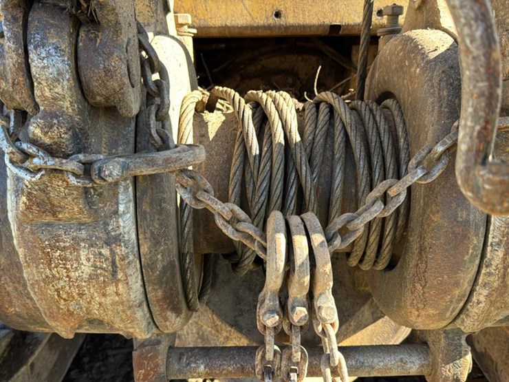 caterpillar-d4h-image-48