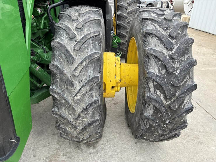 john-deere-8370r-image-39