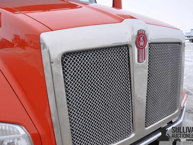 2015-kenworth-t880-image-15
