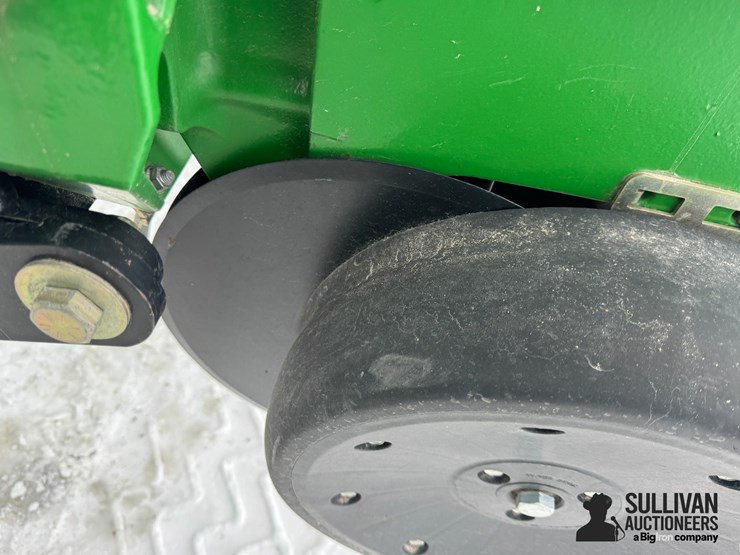 2014-john-deere-db90-image-17