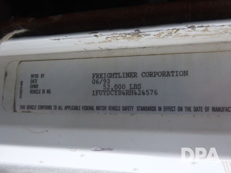 1994-freightliner-fld120-image-110