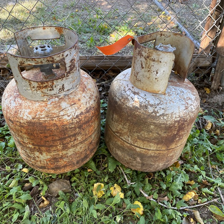 #3704 • Propane Tanks
