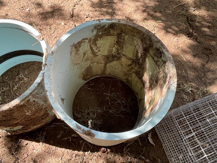 #3668-•-large-pipe-fittings-and-animal-cage-image-8