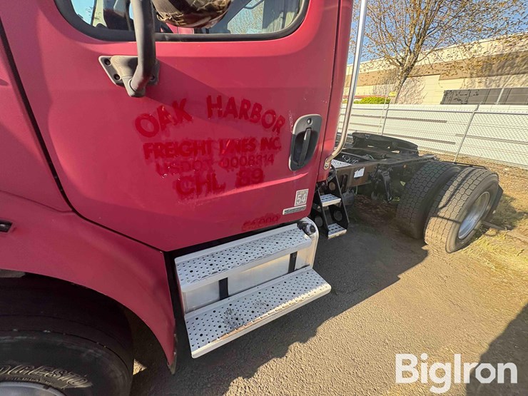 freightliner-m2-106-image-18