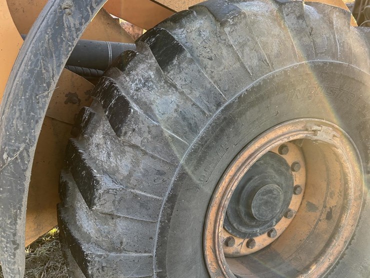 2014-case-721f-xr-image-50