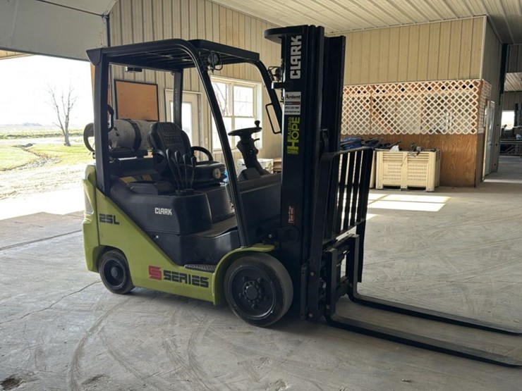 #112-•-2021-clark-s25cl-forklift-image-8