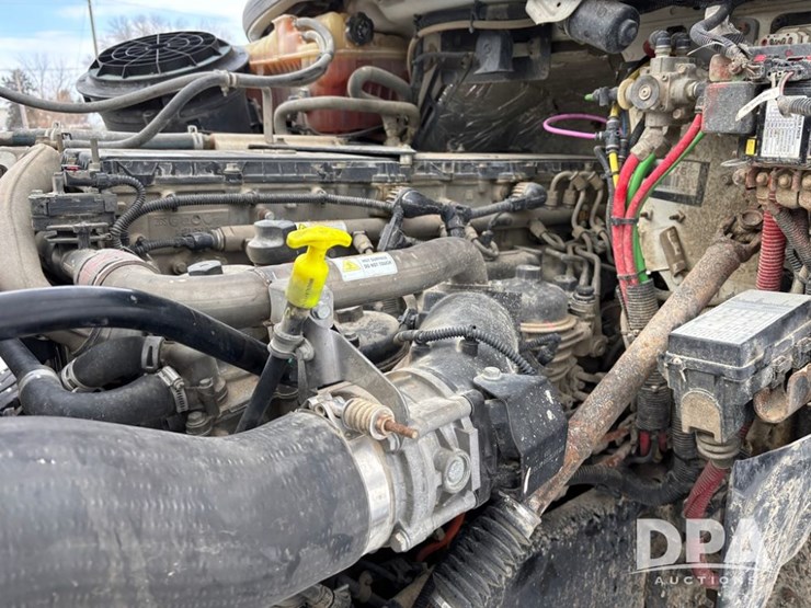 freightliner-114sd-image-28