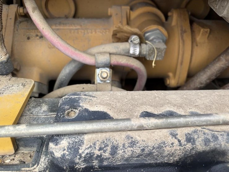 2005-caterpillar-143h-image-78