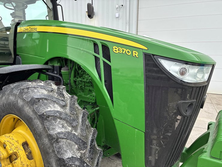 john-deere-8370r-image-17