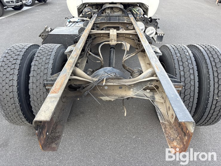 ford-f750-xlt-image-16