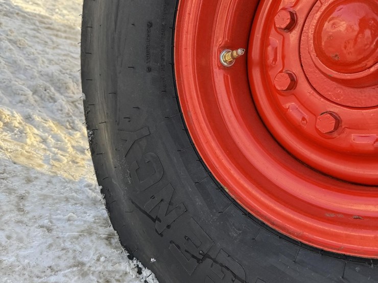 j-i-case-2290-image-18