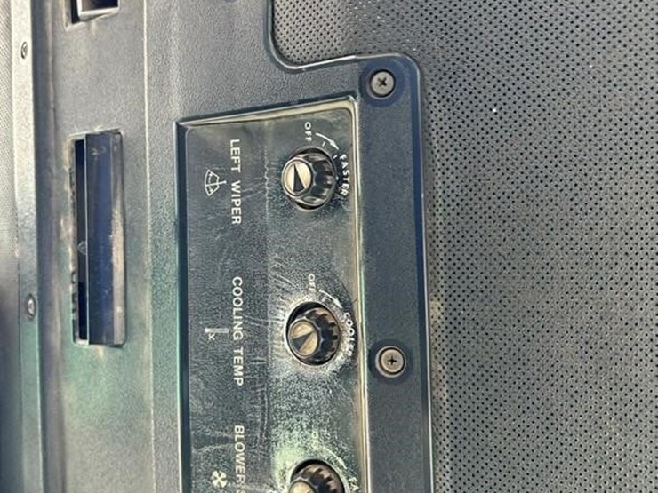 1977-john-deere-8630-image-34