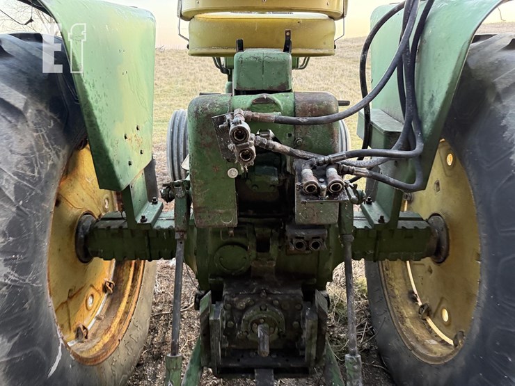 john-deere-4010-image-5
