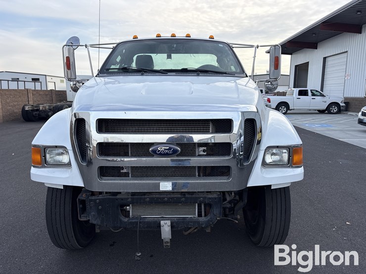 ford-f750-xlt-image-2