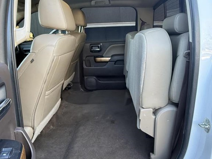 2018-chevrolet-1500-image-10