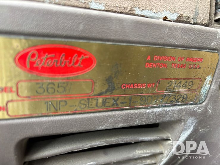 peterbilt-365-image-76