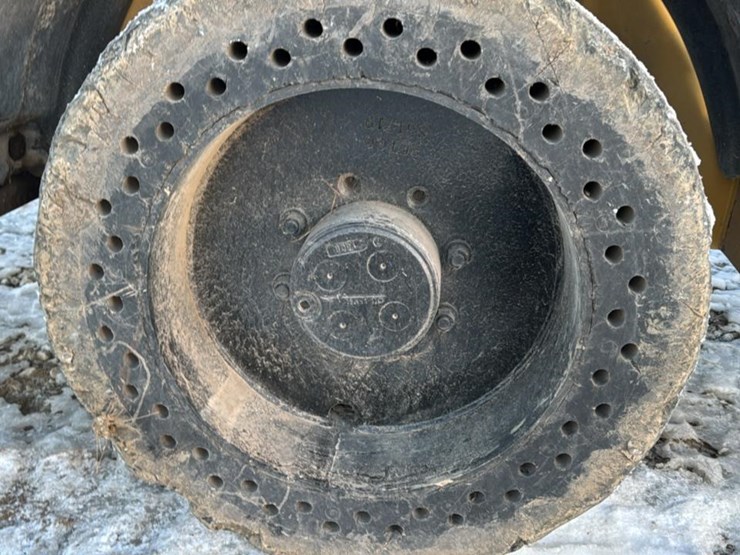 caterpillar-908h-image-34