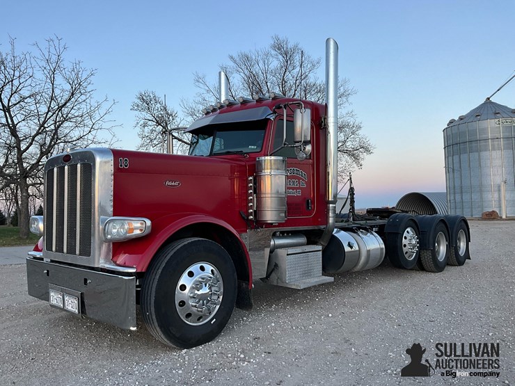 2018-peterbilt-389-image-1