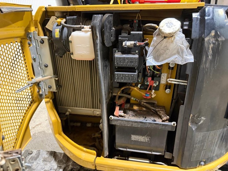 caterpillar-303cr-image-19