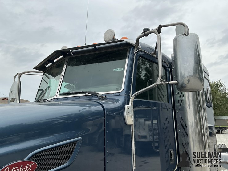 2013-peterbilt-386-image-12