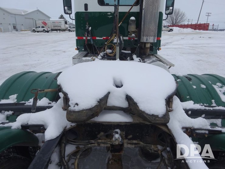 2007-freightliner-columbia-112-image-54