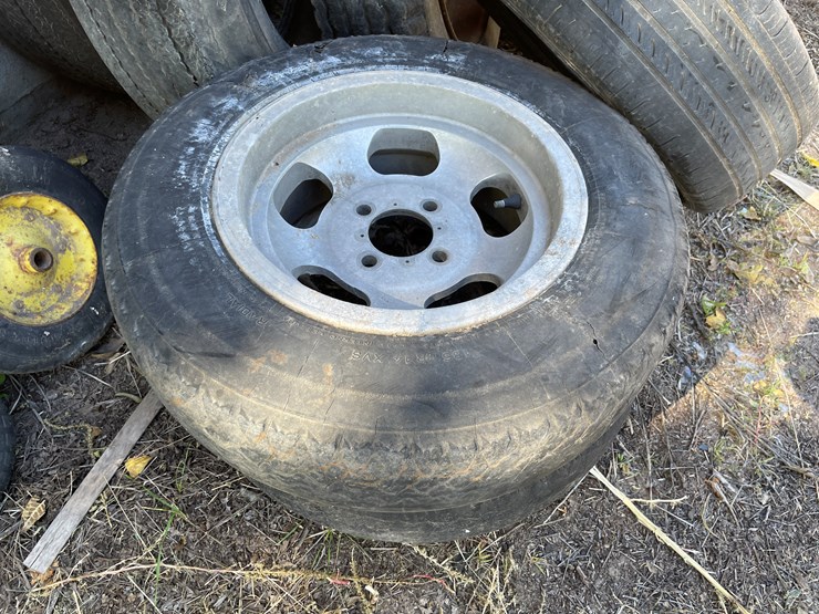 #3699-•-assortment-of-tires-and-wheels-image-11