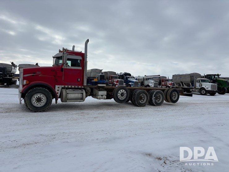 peterbilt-365-image-18