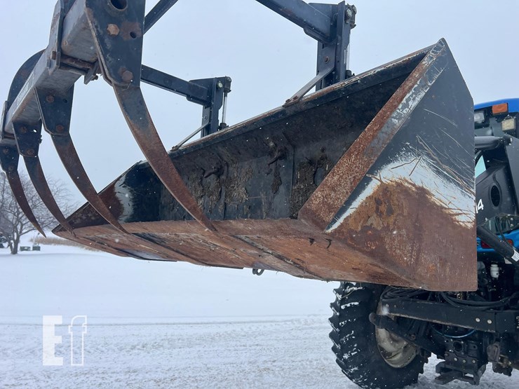 new-holland-tv140-image-15