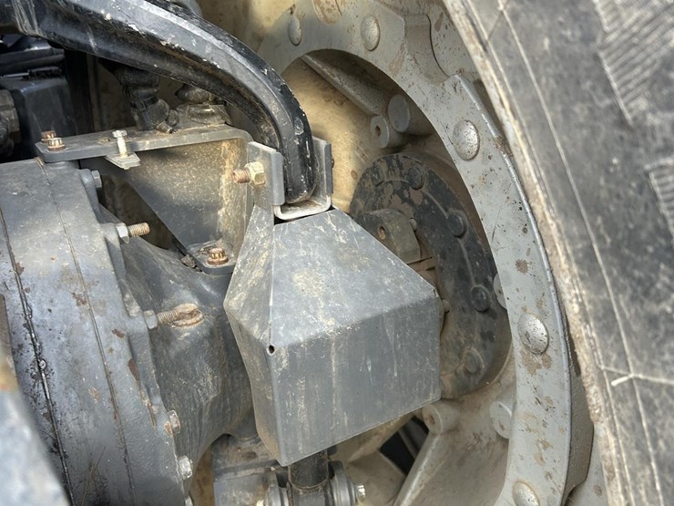 2014-challenger-mt585d-image-28