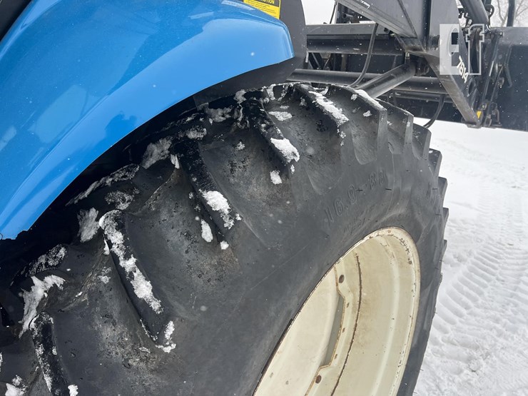 new-holland-tv140-image-30