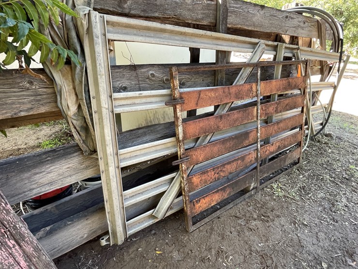 #3670-•-metal-gates-image-8