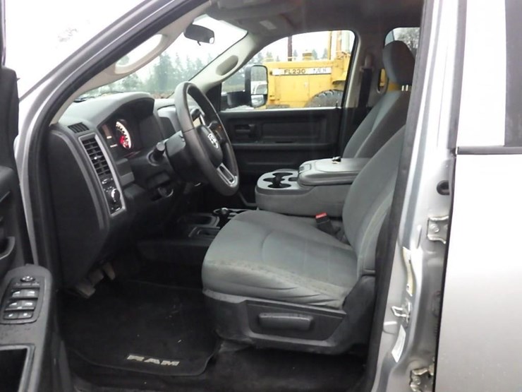 2014-dodge-3500-image-36