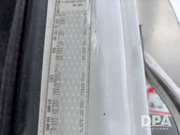 freightliner-114sd-image-74