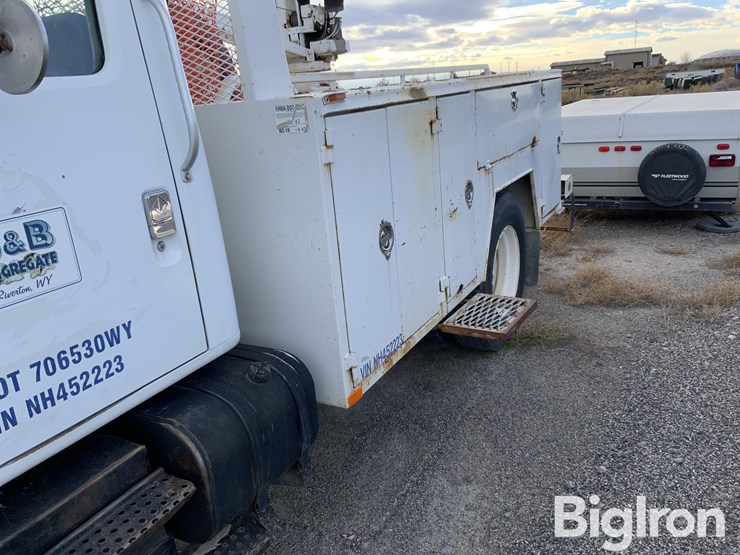 international-4900-image-11