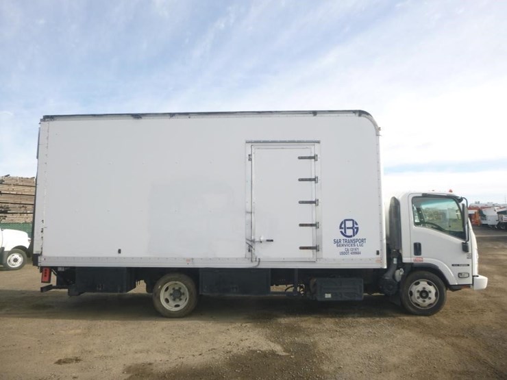 2016-isuzu-nrr-image-7