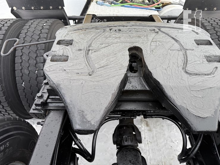 2016-freightliner-cascadia-125-image-15