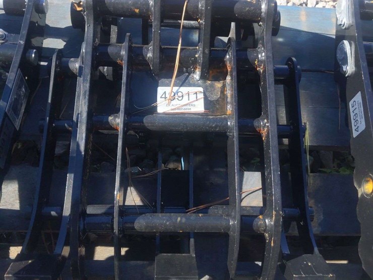 unused-mini-excavator-grabber-image-1