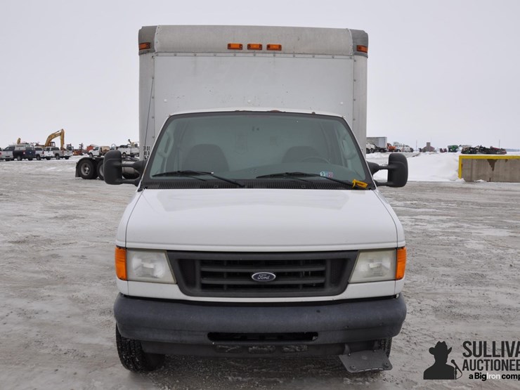 2006-ford-e350-image-2