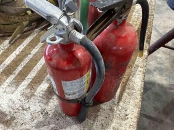 3-fire-extinguishers-image-3
